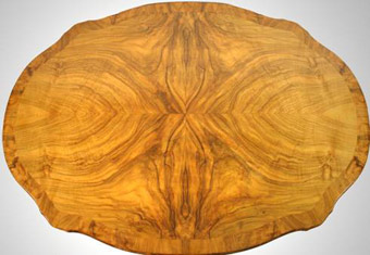 Rokokotisch Brandschaden nach der Restaurierung